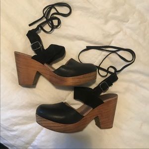 FP Clogs | Vegan leather & ankle strap